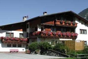 Austrija Privát Bach, Eksterijer